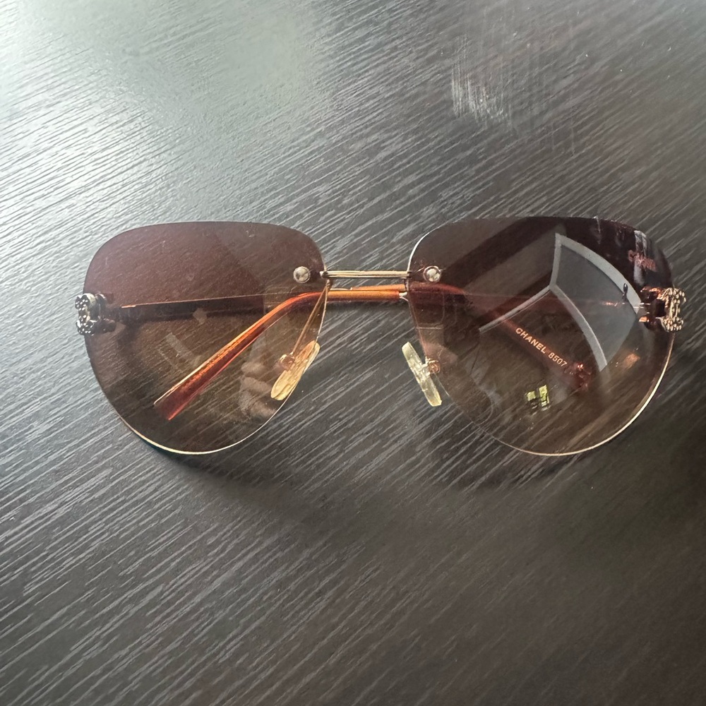 CHANEL Gradient Brown Sunglasses - Picture 2 of 5